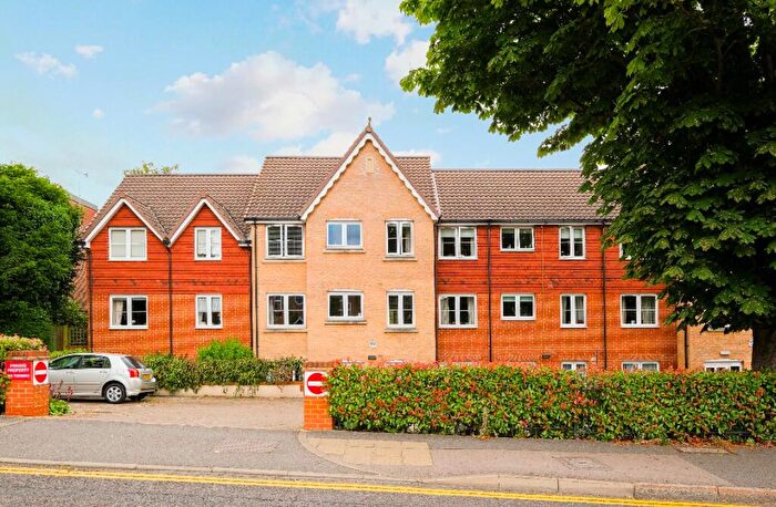 1 Bedroom Retirement Property To Rent In Snakes Lane West, Woodford Green, Essex, IG8