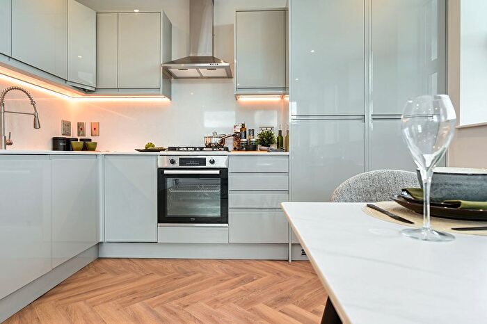 2 Bedroom Flat For Sale In Camp Road, Farnborough, GU14