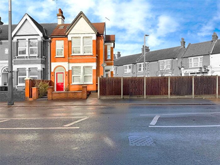 3 Bedroom End Of Terrace House For Sale In West Road, Westcliff-on-Sea, Essex, SS0