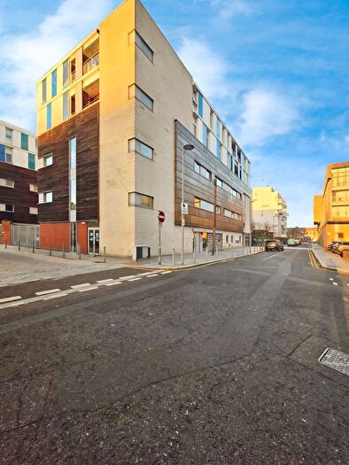 1 Bedroom Flat For Sale In Wellington Court, Axe Street, Barking, Essex, IG11