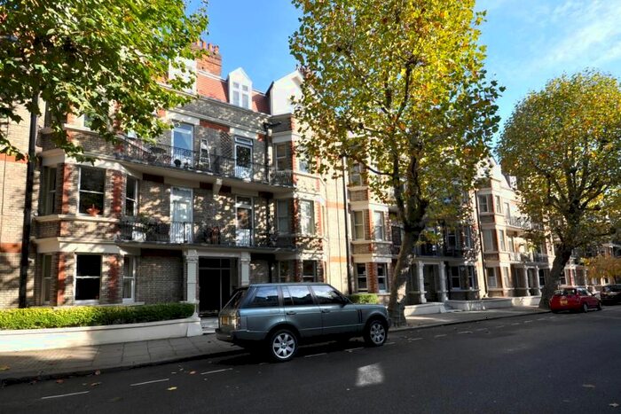 3 Bedroom Flat To Rent In Castellain Road, Maida Vale, London, W9