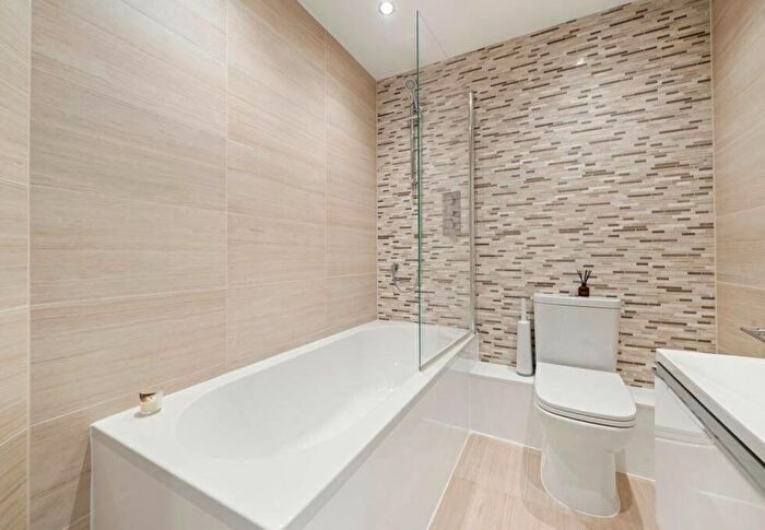 5 Bedroom Maisonette To Rent In Somerset Road, London, SW19