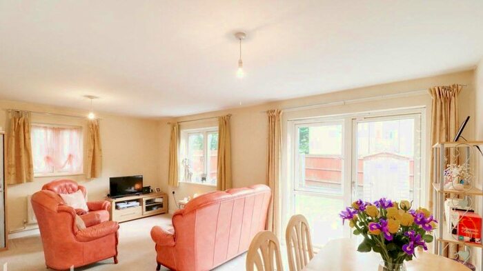 3 Bedroom End Of Terrace House To Rent In Pruden Close, Mayfield Avenue, London, N14