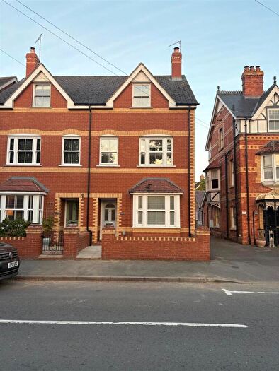 4 Bedroom Town House For Sale In Newbury Street, Wantage, OX12