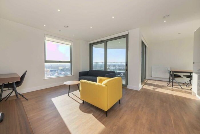 2 Bedroom Flat To Rent In Union Way, North Acton, NW10