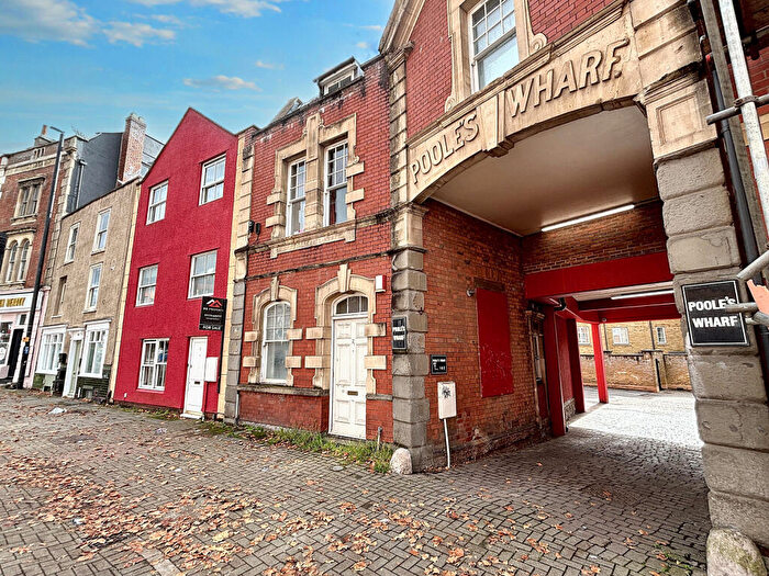 2 Bedroom Triplex For Sale In Flat, Pooles Wharf, Hotwell Road, Bristol, , Gb, BS8