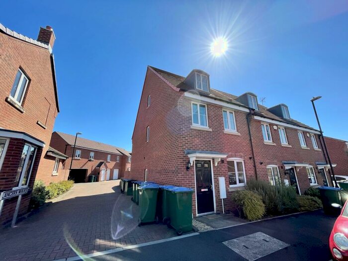 3 Bedroom End Of Terrace House To Rent In Surrey Drive, Stoke, CV3