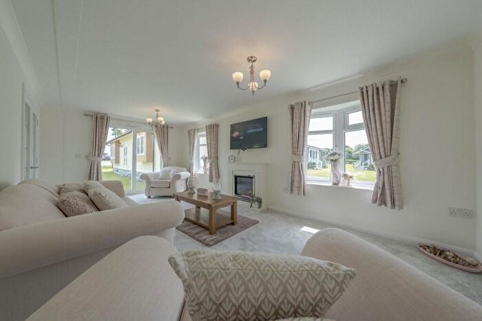 2 Bedroom Park Home For Sale In , Lincolnshire, NG34