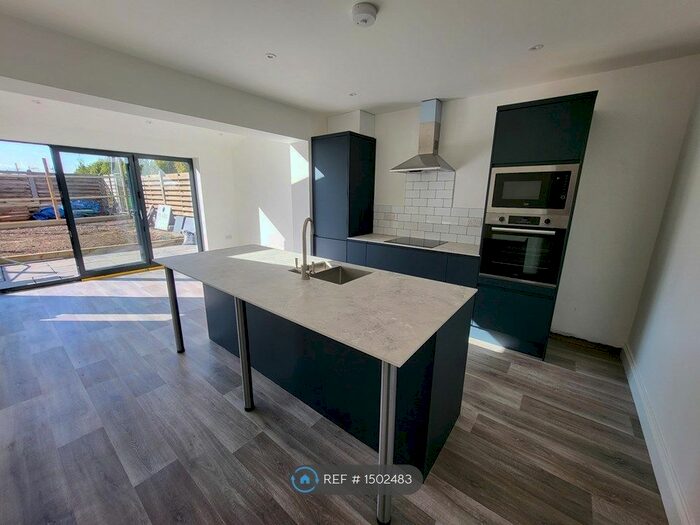 3 Bedroom Semi-Detached House To Rent In Smithcourt Drive, Little Stoke, Bristol, BS34