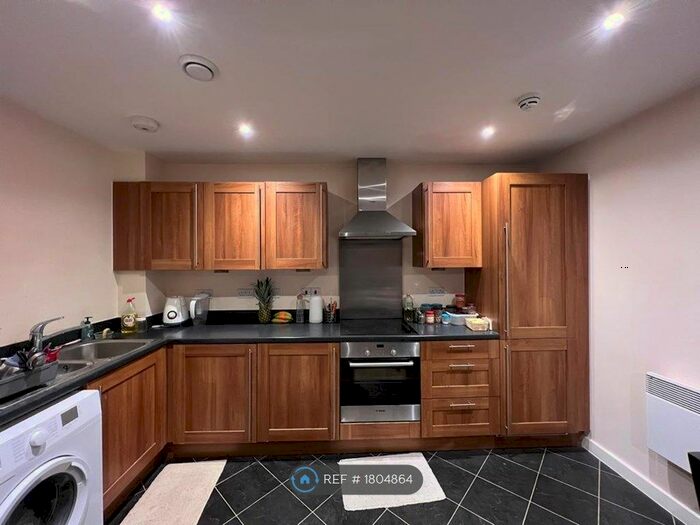 1 Bedroom Flat To Rent In Flanders Court, Watford, WD17