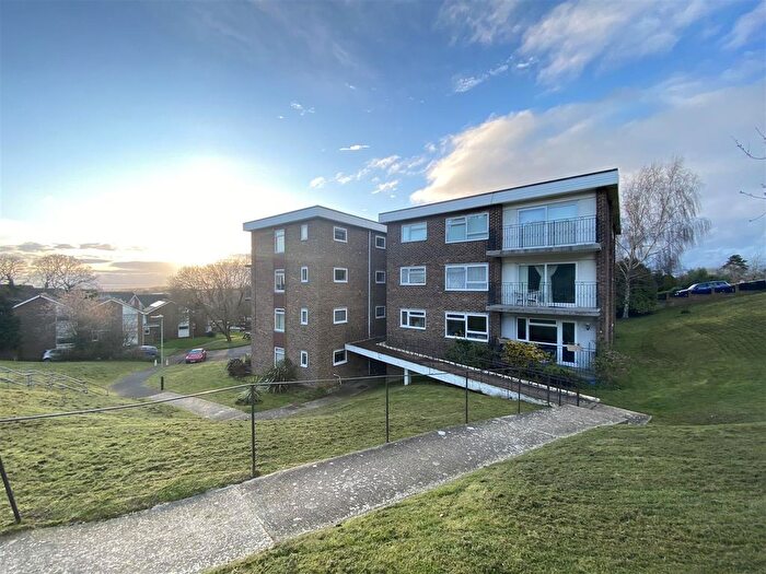 2 Bedroom Flat To Rent In Wellis Gardens, St. Leonards-On-Sea, TN38