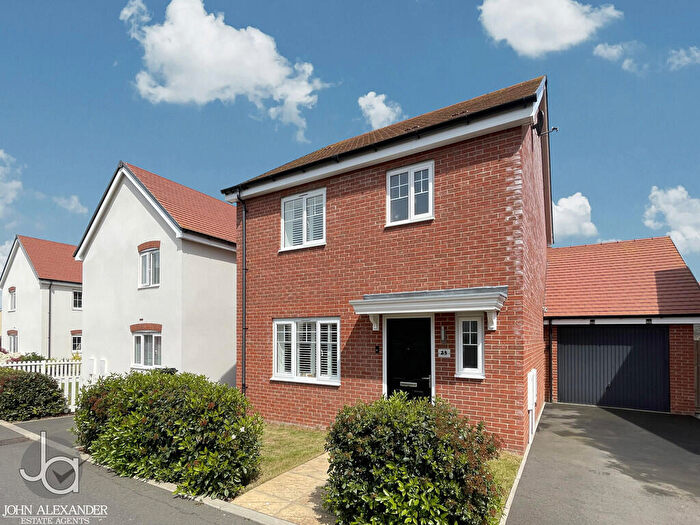 3 Bedroom Detached House For Sale In Ellis Road, Thorpe-le-soken, CO16