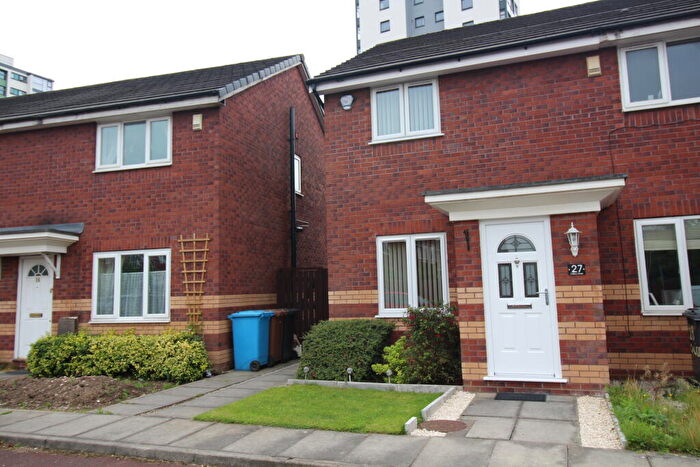 2 Bedroom Mews To Rent In Trinity Riverside, Salford, M3