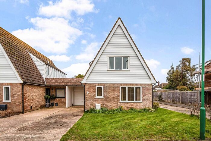 3 Bedroom Detached House For Sale In Locksash Close, West Wittering, West Sussex, PO20