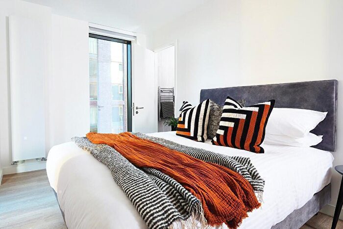 3 Bedroom Apartment To Rent In Apartment, Symphony Park, Manchester, Greater Manchester, M1