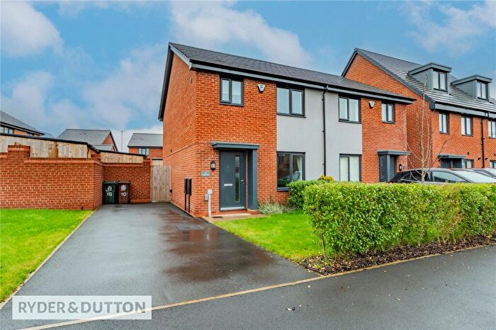 3 Bedroom Semi Detached House For Sale In Tarragon Drive, Middleton, Manchester, M24