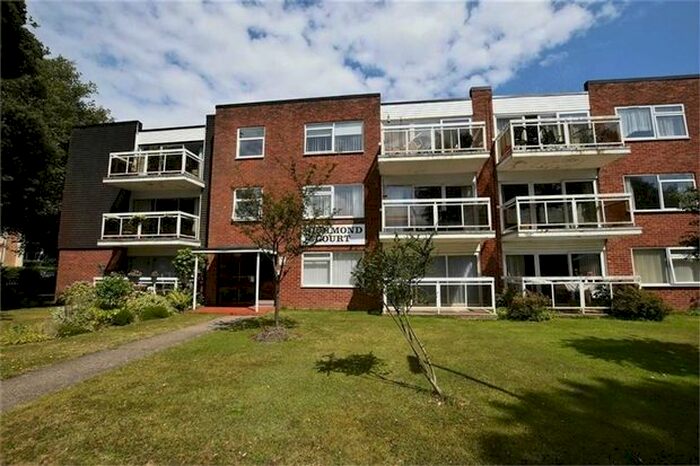 2 Bedroom Flat To Rent In Richmond Court, Spencer Road, New Milton BH25