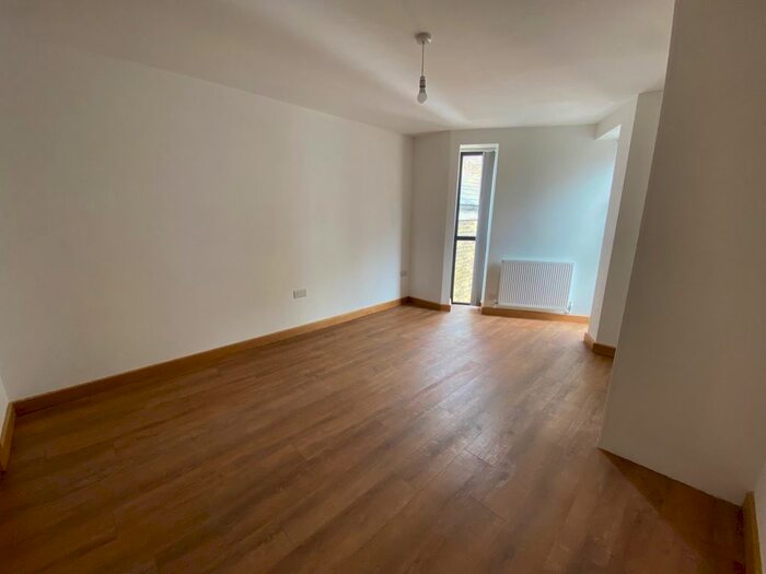 3 Bedroom Terraced House To Rent In Garratt Terrace, London, SW17