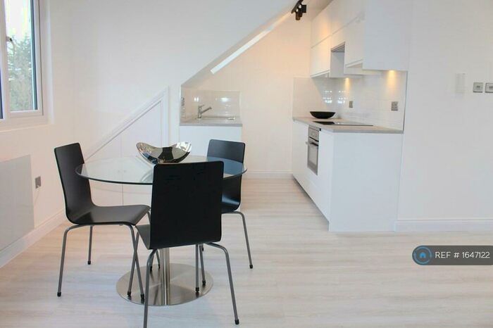 1 Bedroom Flat To Rent In Gordon Road, London, N3