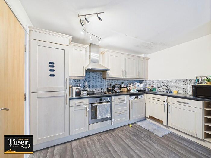 2 Bedroom Apartment For Sale In Woodlands View, Lytham St. Annes, FY8