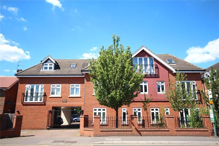 2 Bedroom Apartment To Rent In Woking, Surrey, GU21