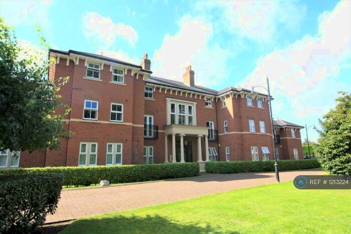 2 Bedroom Flat To Rent In The Beeches, Upton, Chester, CH2