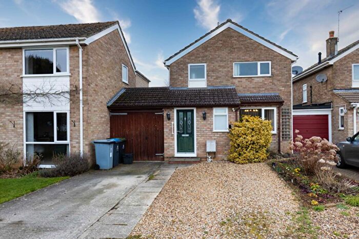 3 Bedroom Link Detached House For Sale In Millwood Vale, Long Hanborough, OX29