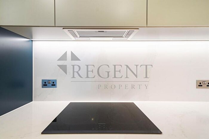2 Bedroom Apartment To Rent In Harcourt Tower, Marsh Wall, E14