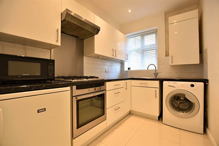 2 Bedroom Flat For Sale In Grove Park Road, Mottingham, SE9