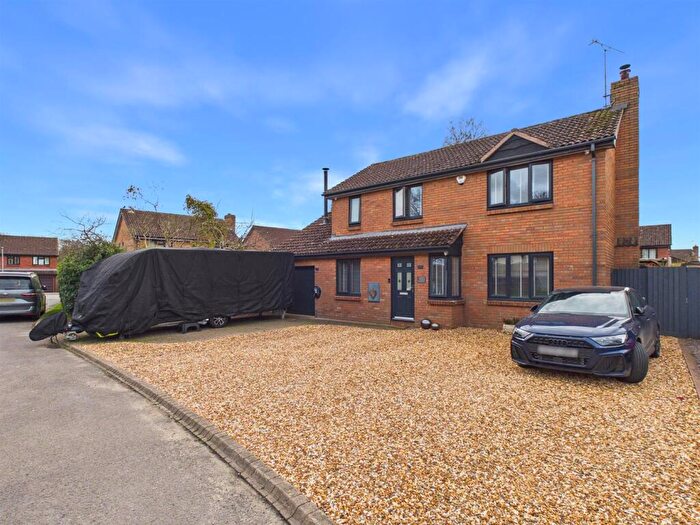 4 Bedroom Detached House For Sale In Provis Mead, Chippenham, SN15