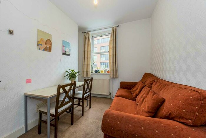 2 Bedroom Flat To Rent In Market Road, London, N7