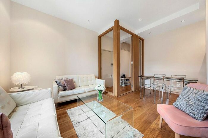 2 Bedroom Flat To Rent In Belgrave Road, Pimlico, London, SW1V