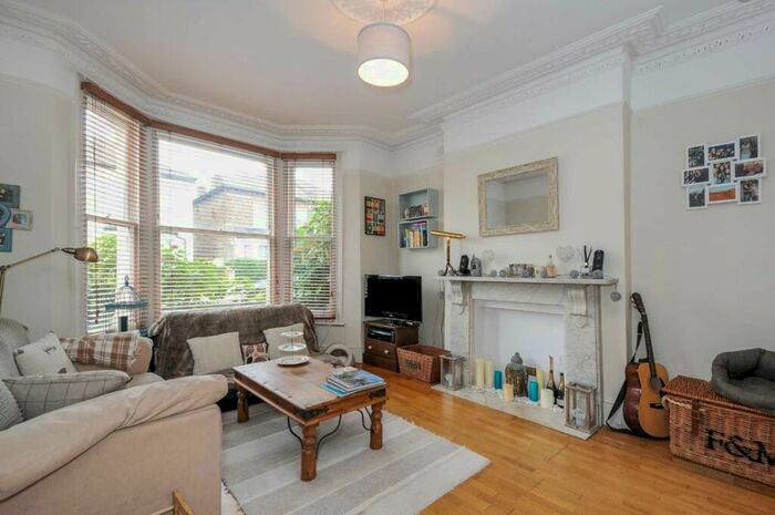 1 Bedroom Flat To Rent In Fernlea Road, Balham, SW12