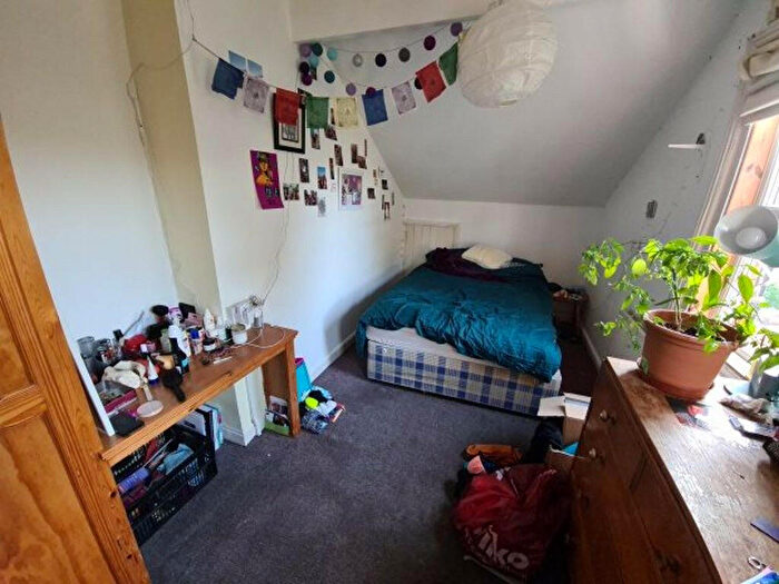 7 Bedroom Terraced House To Rent In Delph Lane, Leeds, LS6