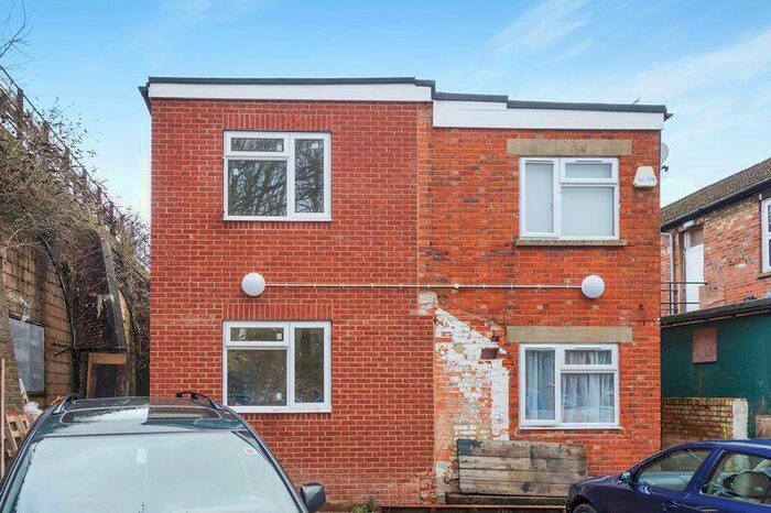 1 Bedroom Flat To Rent In High Street, Aldershot, GU11