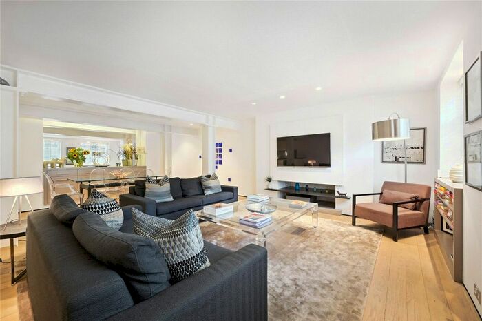 1 Bedroom Flat To Rent In Brompton Square, Knightsbridge, SW3