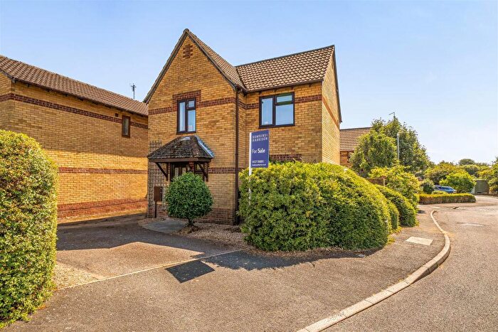 3 Bedroom House For Sale In Larch Close, Woodford Halse, NN11
