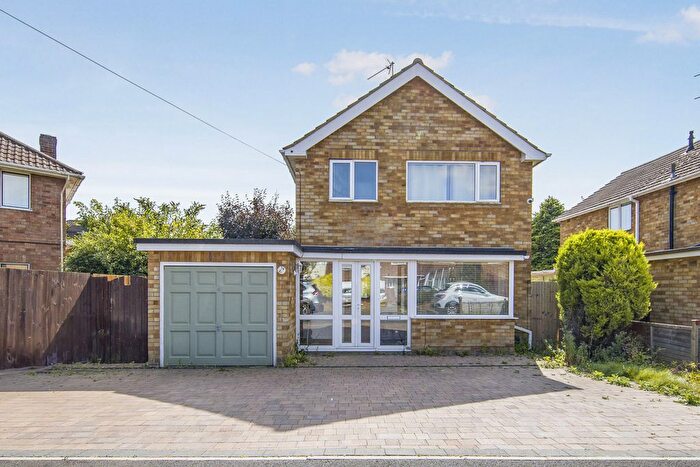 4 Bedroom Detached House For Sale In Beaufort Drive, Barton Seagrave, NN15