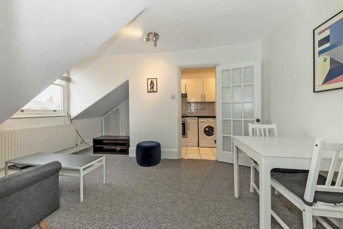 1 Bedroom Flat To Rent In Manville Road, London, SW17