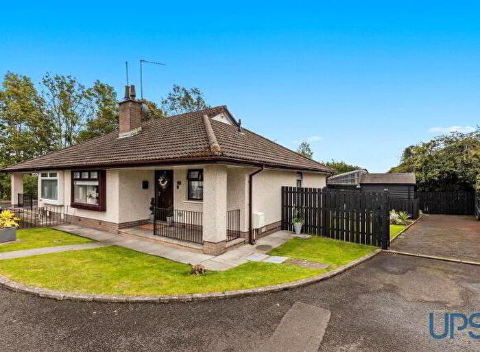 3 Bedroom Semi-Detached Bungalows For Sale In Lagmore Downs, Belfast, BT17