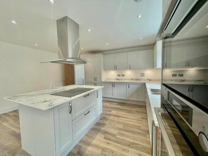 4 Bedroom Semi-Detached House To Rent In The Slade, Lamberhurst, Tunbridge Wells, TN3