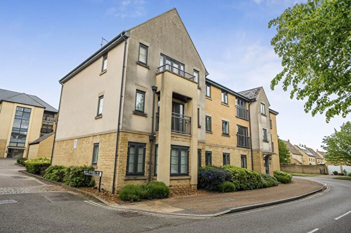 2 Bedroom Flat For Sale In Carterton, Oxfordshire, OX18
