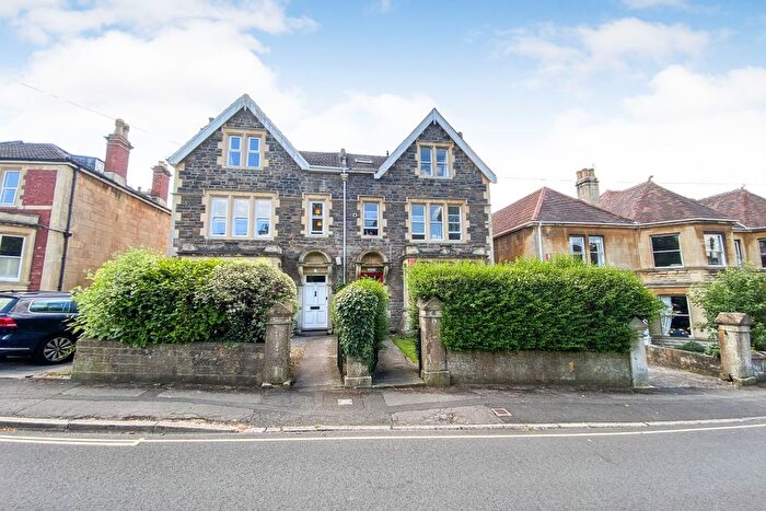 2 Bedroom Flat To Rent In Bloomfield Avenue, Bath, BA2