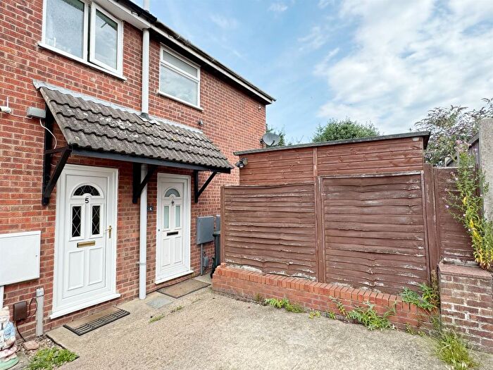 2 Bedroom Semi-Detached House For Sale In Redwood Close, Colchester, CO4