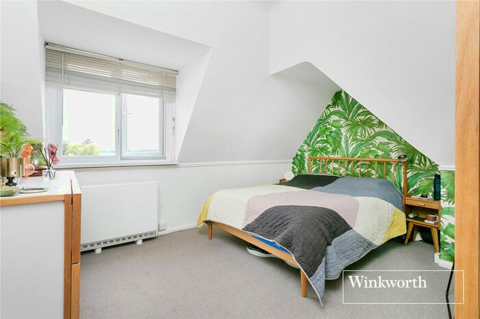 1 Bedroom Flat For Sale In Granville Place, High Road, North Finchley, London, N12