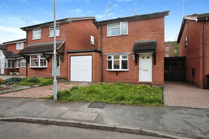 3 Bedroom Link Detached House For Sale In Minions Close, Atherstone, Warwickshire, CV9