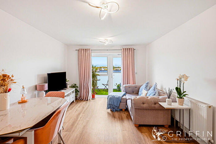 1 Bedroom Flat For Sale In Colliford Road, West Thurrock, RM20
