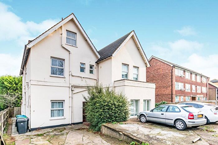 1 Bedroom Flat To Rent In Hook Road, Surbiton, KT6