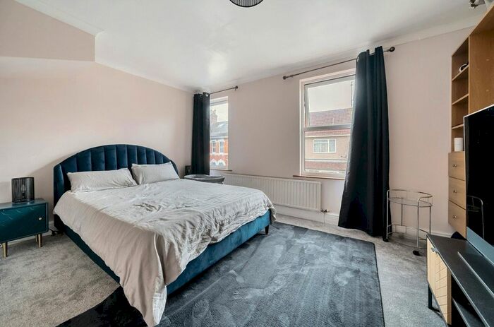 3 Bedroom Terraced House For Sale In Kent Road, Old Town, Swindon, Wiltshire, SN1