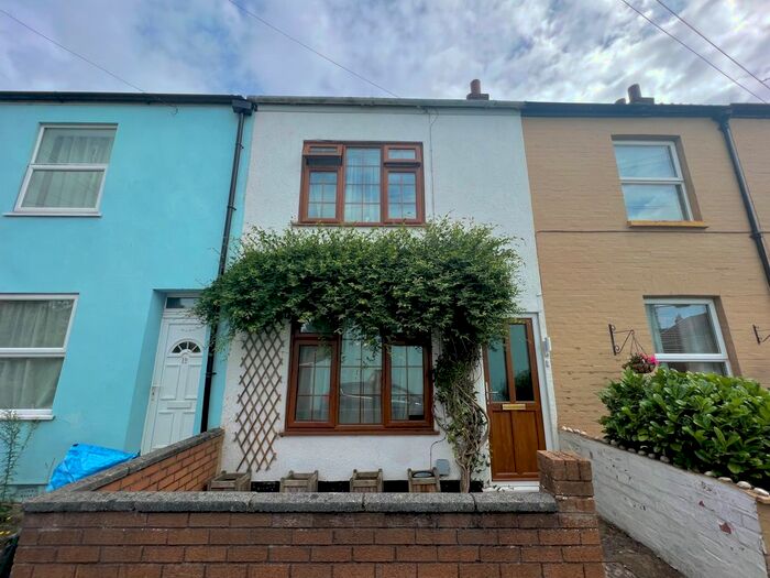 2 Bedroom Property To Rent In Cherry Grove, Taunton, TA2